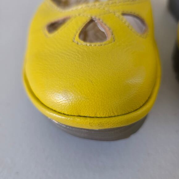 Fly London Yellow Leather Mary Jane Wedge Shoes Women Size 41 Comfort Cutout - Picture 5 of 15